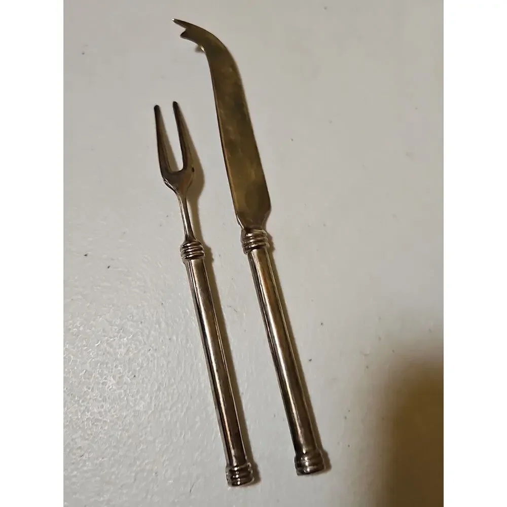 Vintage Pair Of Cheese Knives Utensils Kitchen Flatware